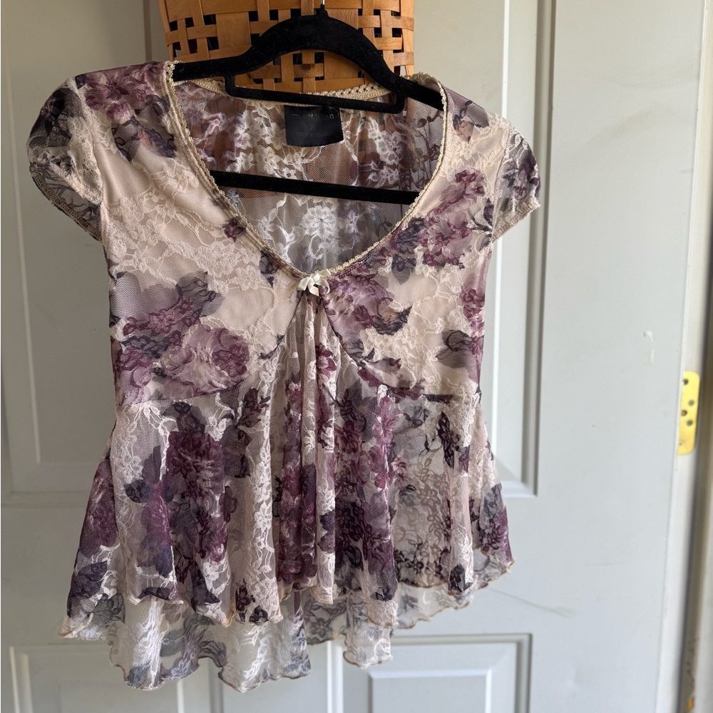 Elegant Floral Lace Short Sleeve Top